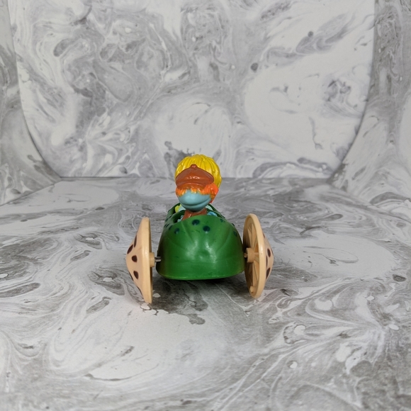 McDonald's Happy meal Fraggle Rock race car Wembley in cucumber used - Picture 5 of 5